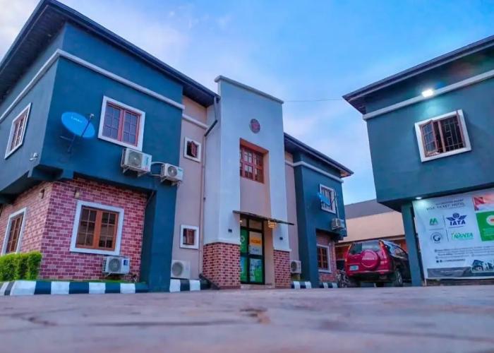 Mt Deluxe Hotel Asaba