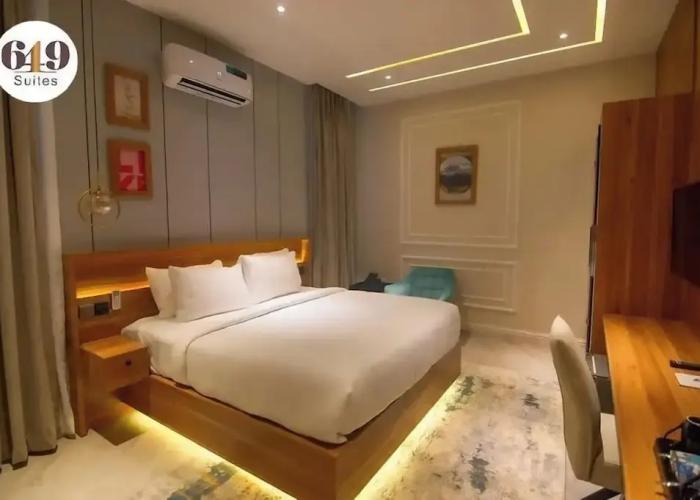 649 Suites