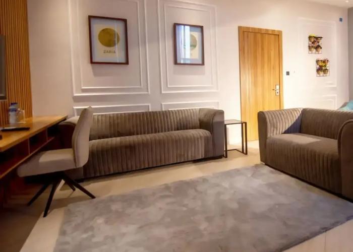 649 Suites