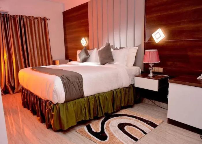 Vacation Villa Hotel and Suites