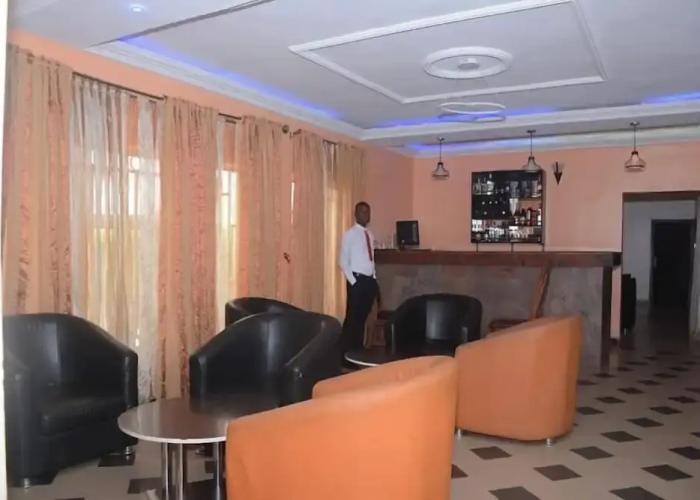Kim Royal Hotel and Suites
