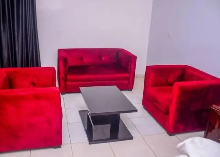 Royality Hill Apartment and Suites