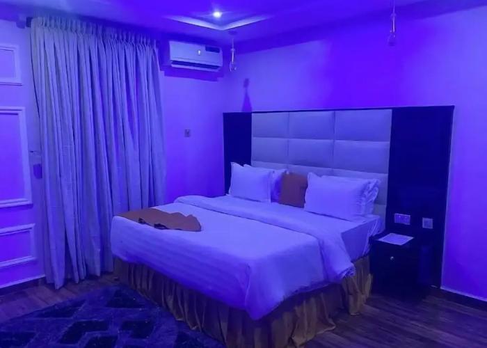 Royality Hill Apartment and Suites