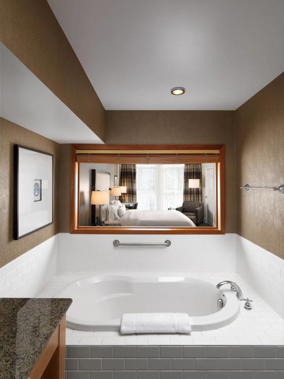 фото The Westin Bear Mountain Golf Resort & Spa, Victoria