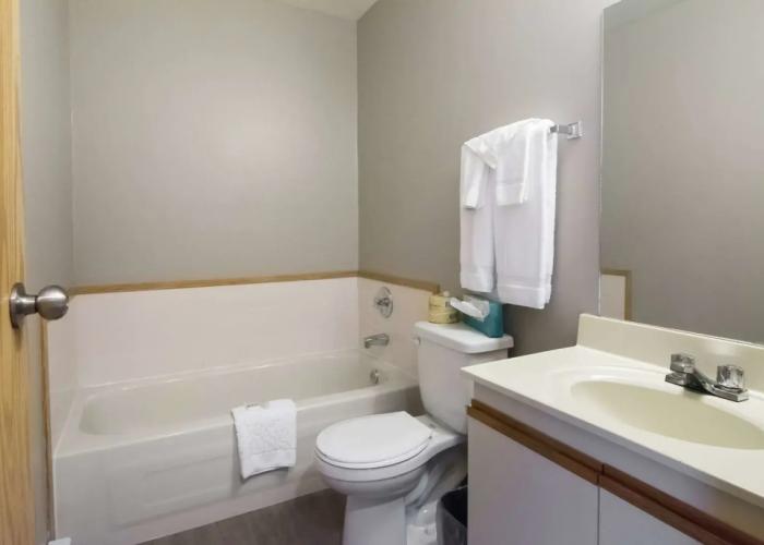 Motel 6 Victoria Airport Saanichton