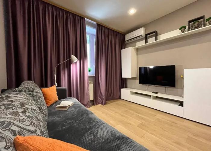 Uyutnaya Odnushka S Prekrasnym Vidom Iz Okon Flat