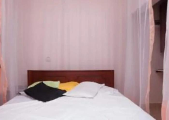 Distinctions Gardens Guest House