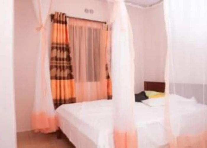 Distinctions Gardens Guest House