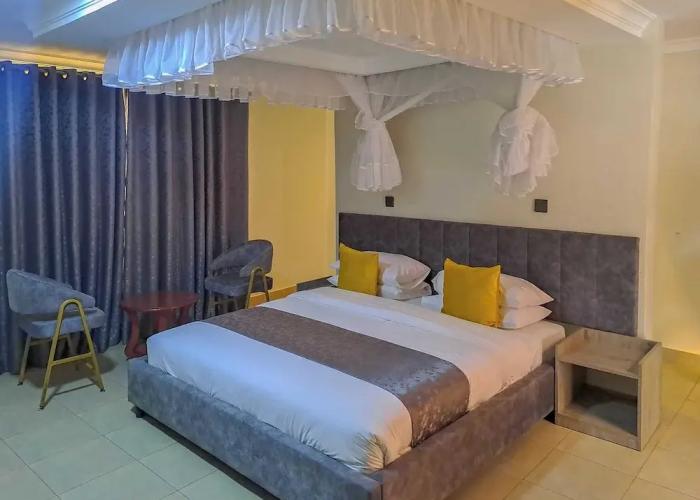 Distinctions Gardens Guest House