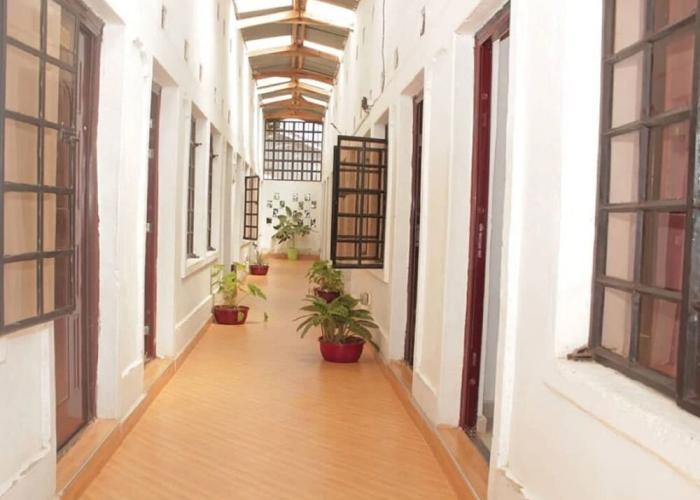 Dover Hotel Bondo
