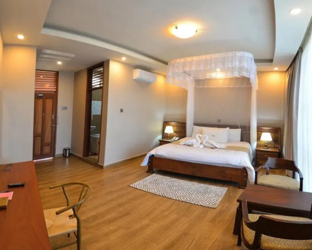 фото Maple Leaf Hotel
