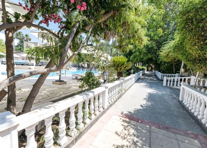 Riverside Garden Resort Hotel