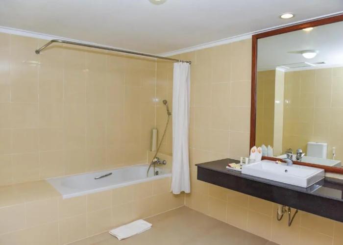 Pursat Riverside Hotel and Spa