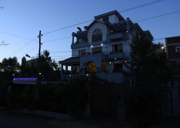Inn of the Four Sisters