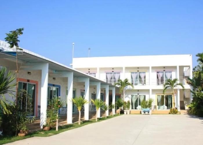 Baan Chomjan at Suanphung