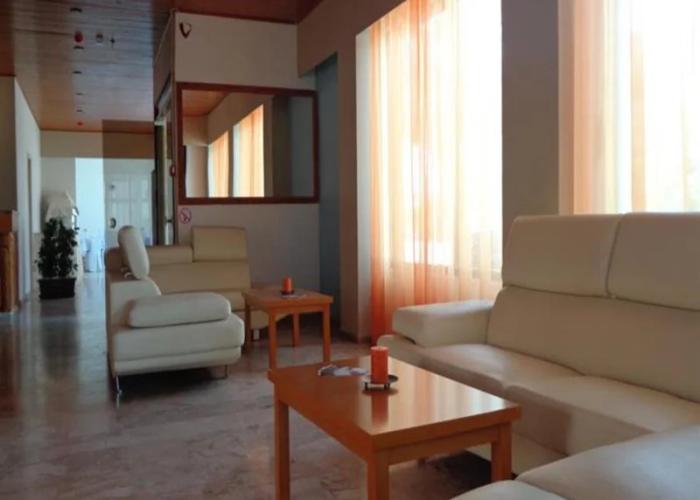 Villa Andrews Hotel