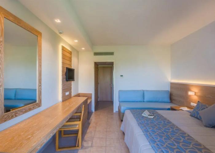Tigaki Beach Hotel