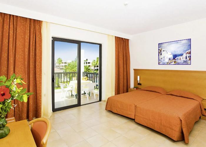 Tigaki Beach Hotel