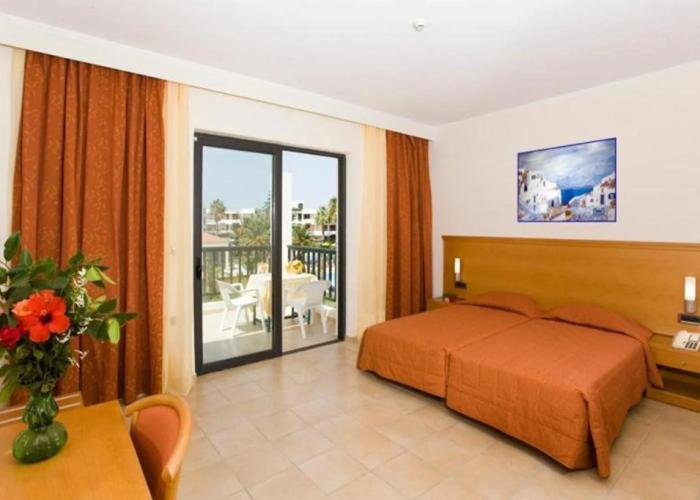 Tigaki Beach Hotel
