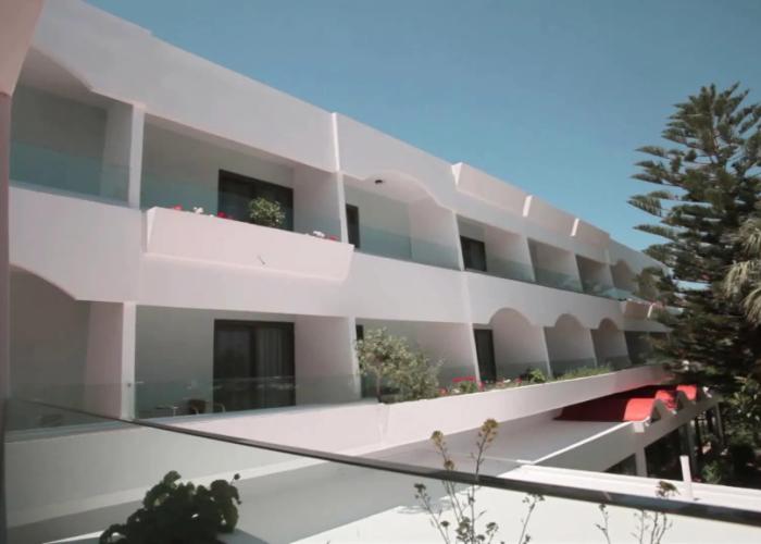 Tigaki Beach Hotel