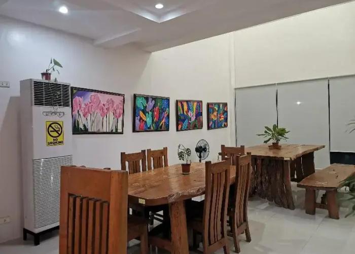 RedDoorz @ Jollydays Hotel Nueva Ecija - Vaccinated Staff