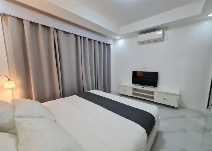 Staycation Hotel