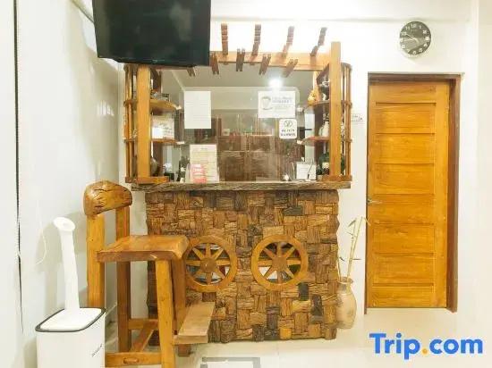RedDoorz Plus @ Jollydays Hotel Nueva Ecija