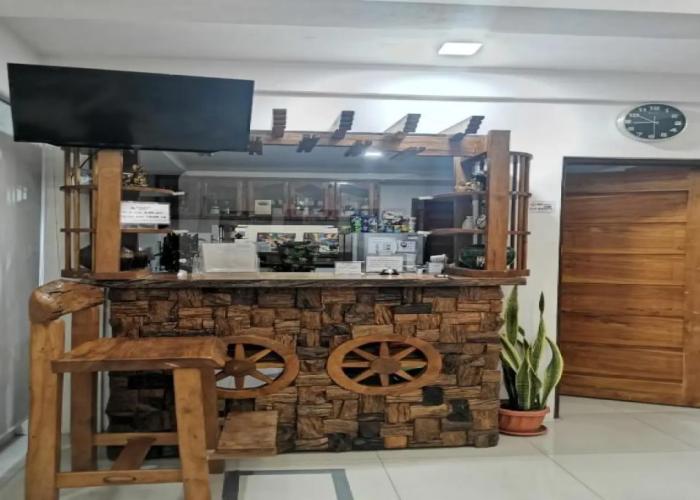 RedDoorz Plus @ Jollydays Hotel Nueva Ecija