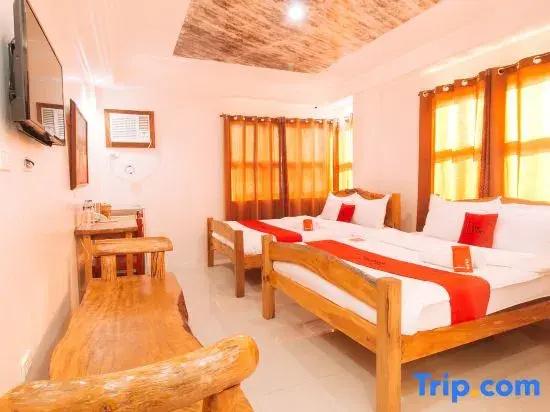 RedDoorz Plus @ Jollydays Hotel Nueva Ecija