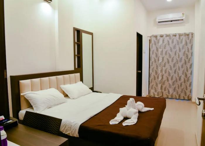 Malvan's Aishwarya Hotel