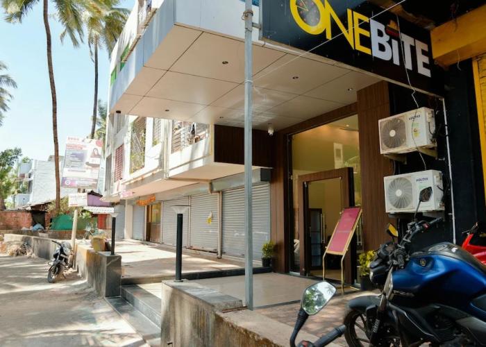 Malvan's Aishwarya Hotel