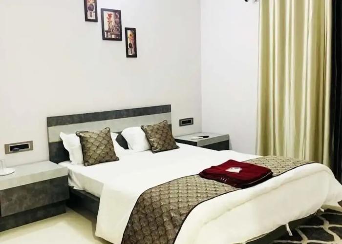 Mayekars Holiday Home