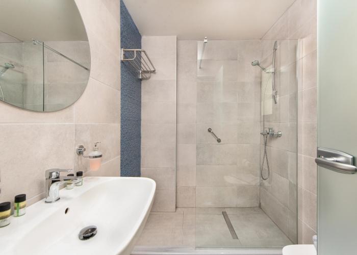 Euroxenia Marathon Hotel