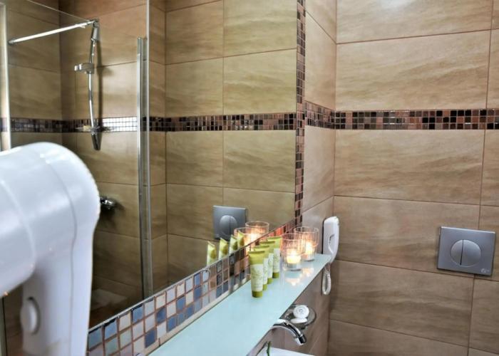 Euroxenia Marathon Hotel