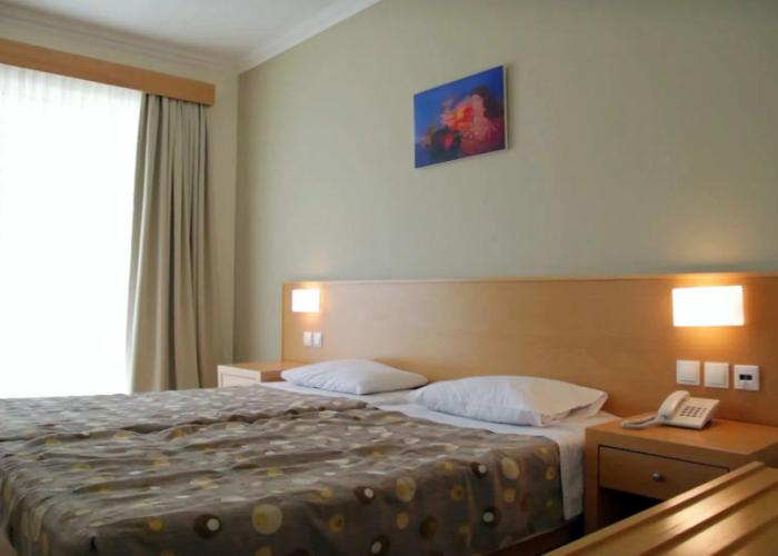 Hotel Niriides Beach