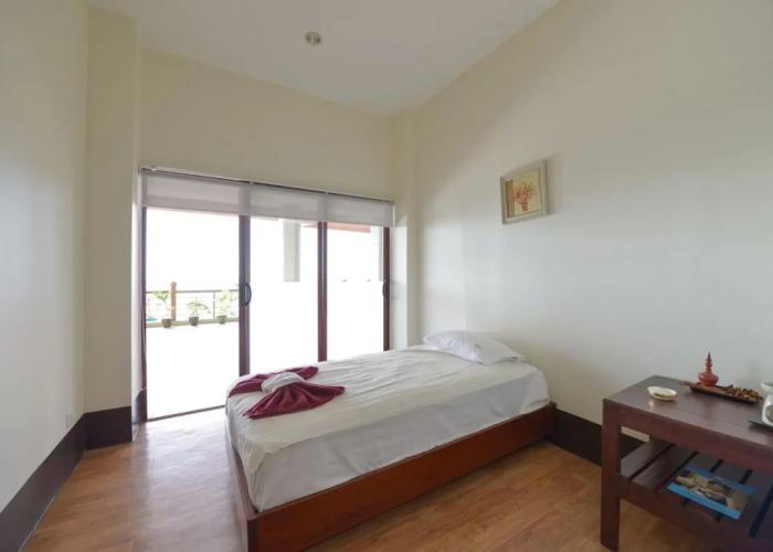 Ngwe Saung Yacht Club & Resort