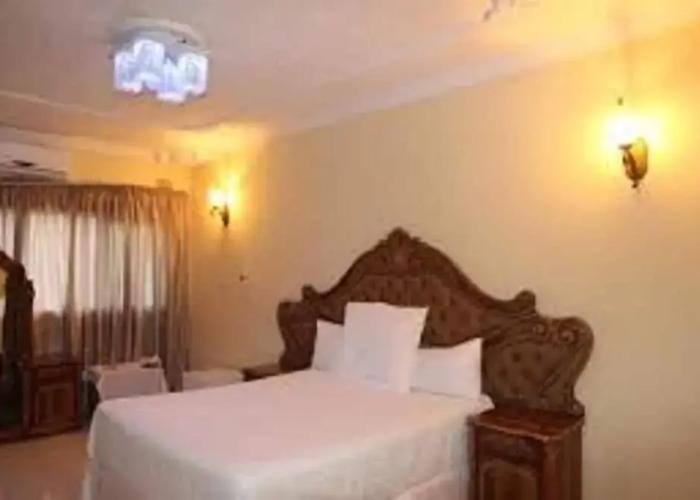 Twin Cave Lodge