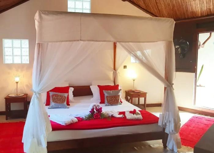 Ravoraha Ecolodge