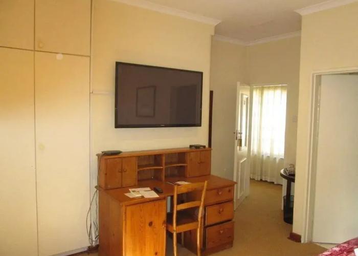 12 Fleetwood Lodge