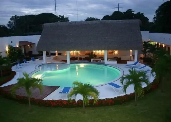 Hotel Villa Blanca Suites