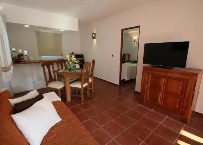 Hotel Villa Blanca Suites