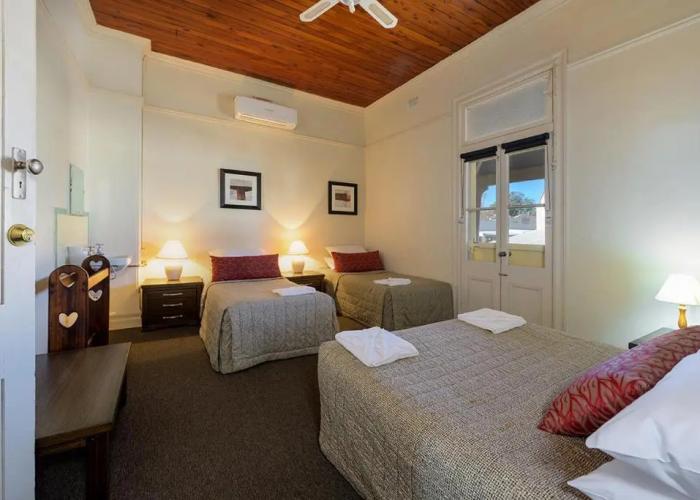 Commercial Travellers House