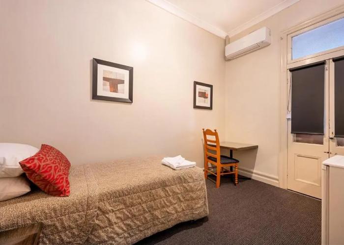 Commercial Travellers House