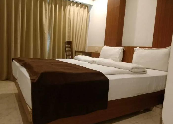 Hotel Monarch Center Point near Dahanu Beach, Bordi
