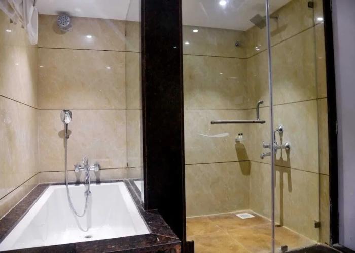 Hotel Monarch Center Point near Dahanu Beach, Bordi
