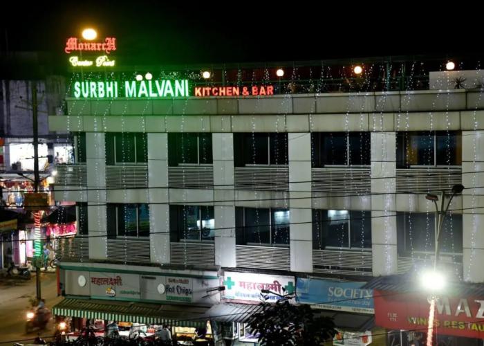 Hotel Monarch Center Point near Dahanu Beach, Bordi