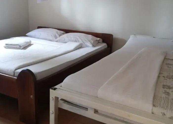 Lira Tasha Hotel