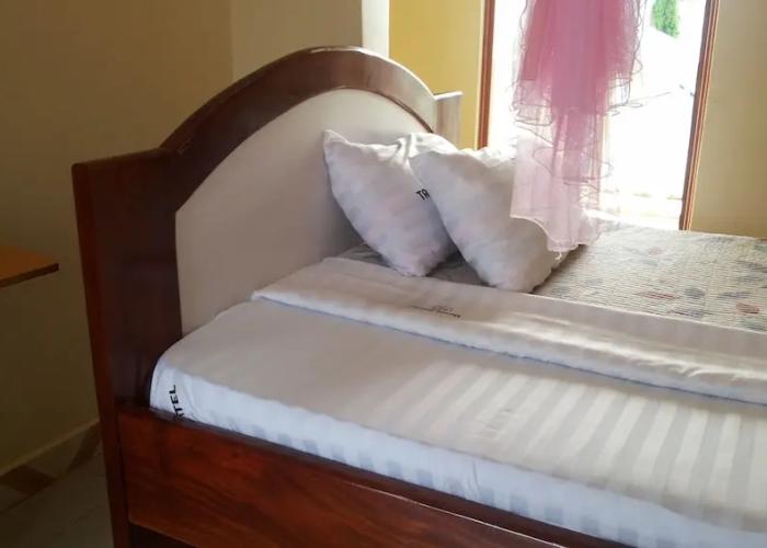 Lira Tasha Hotel