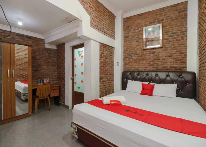 RedDoorz Syariah near Jalan Asahan Pematang Siantar