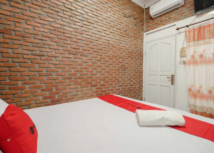 RedDoorz Syariah near Jalan Asahan Pematang Siantar